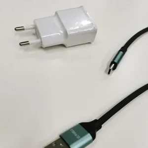 Type-C opladerkabel med travel adapter 1m